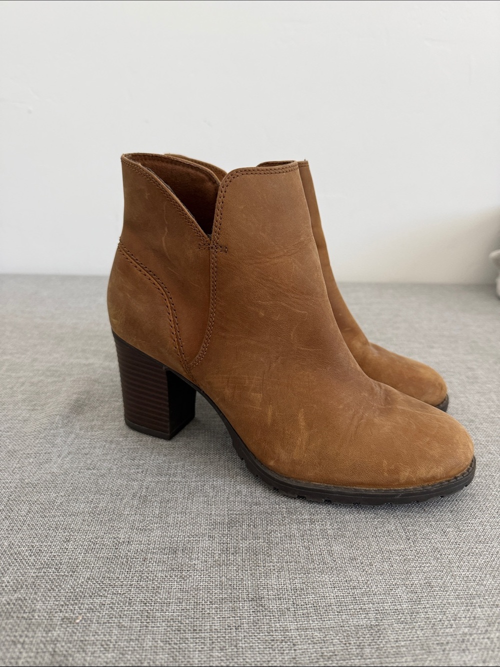 Clarks Tan leather Stacked Heel Ankle Boots
